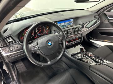 Fahrzeugabbildung BMW 525d Touring Aut Stop&Go NaviProf Xenon PDC LM