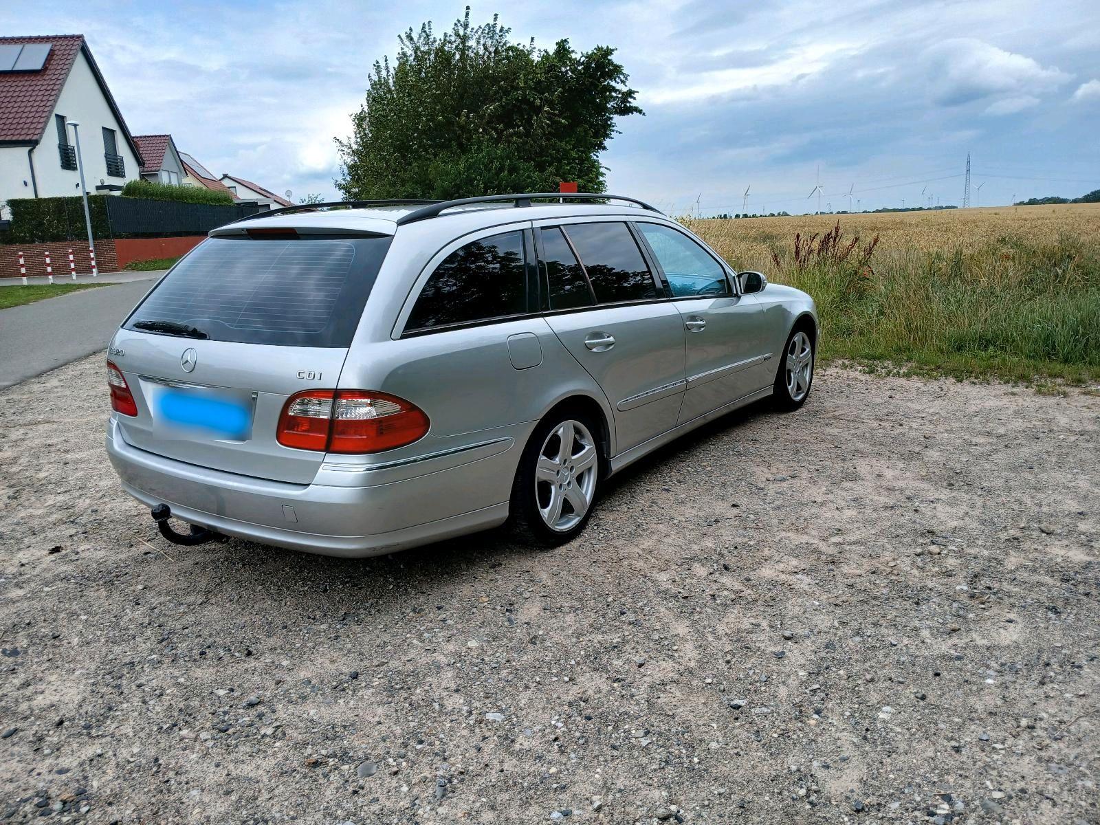 Mercedes-Benz E320 2005 — rear view