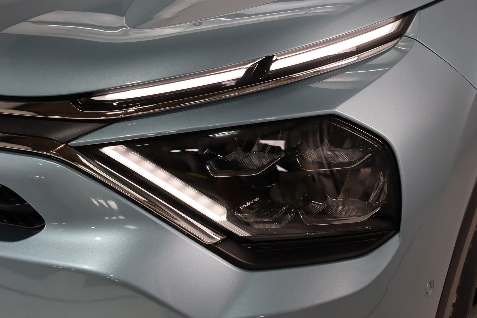Fahrzeugabbildung Citroën C4 Shine PT 130 * HUD * LED * Navi *