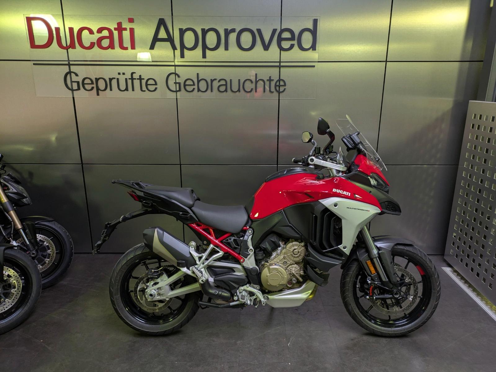 Ducati Multistrada V4 S Travel & Radar