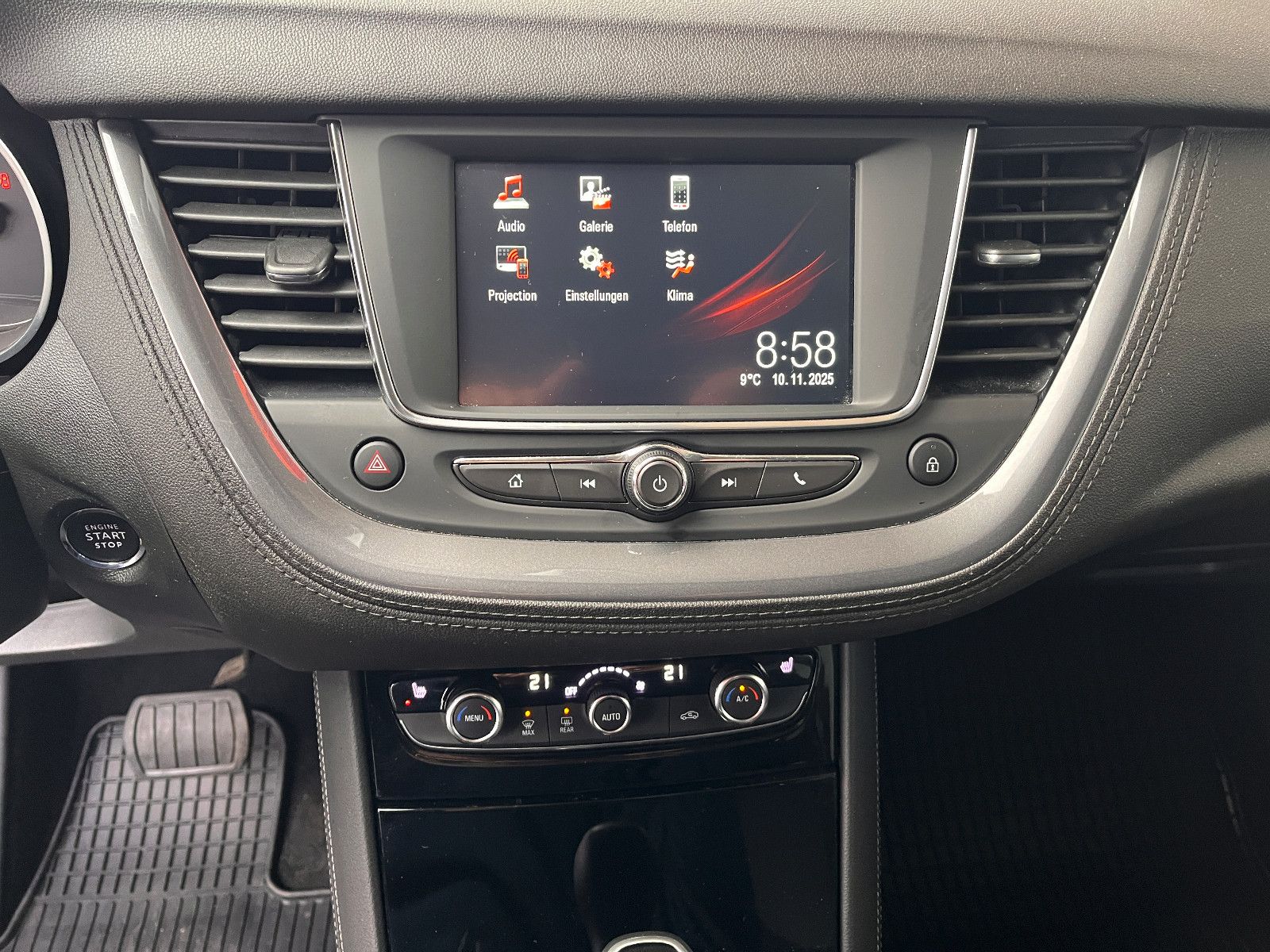 Fahrzeugabbildung Opel Grandland (X) 1.6 Turbo Automatik