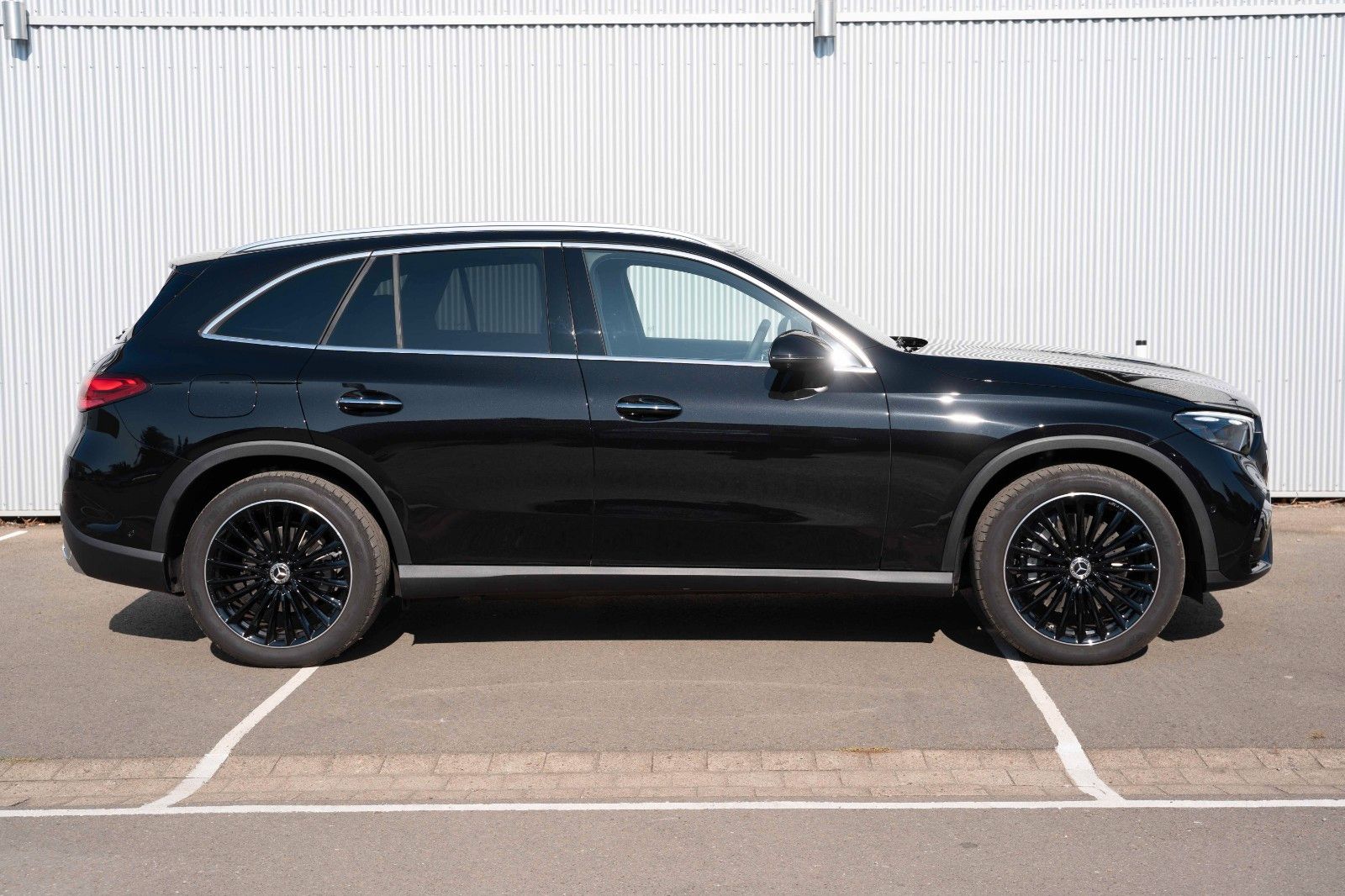 Fahrzeugabbildung Mercedes-Benz GLC 220D AMG PREM. 4MATIC BURM MBUX 20" 1.HD AHK