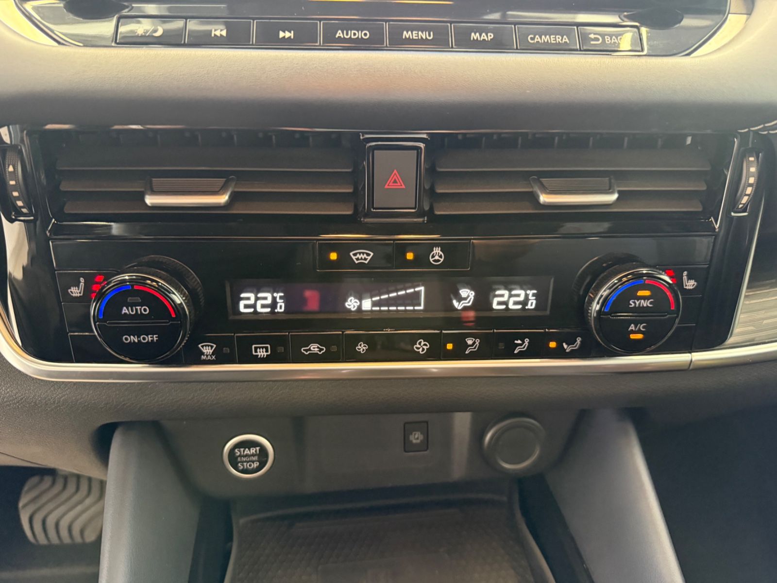 Fahrzeugabbildung Nissan Qashqai Tekna ALLRAD, 360° Kamera, Navi, WP.