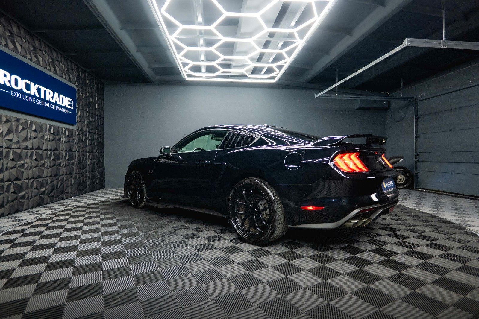 Fahrzeugabbildung Ford Mustang Shelby GT 500 5.0 V8 Performance PREMIUM