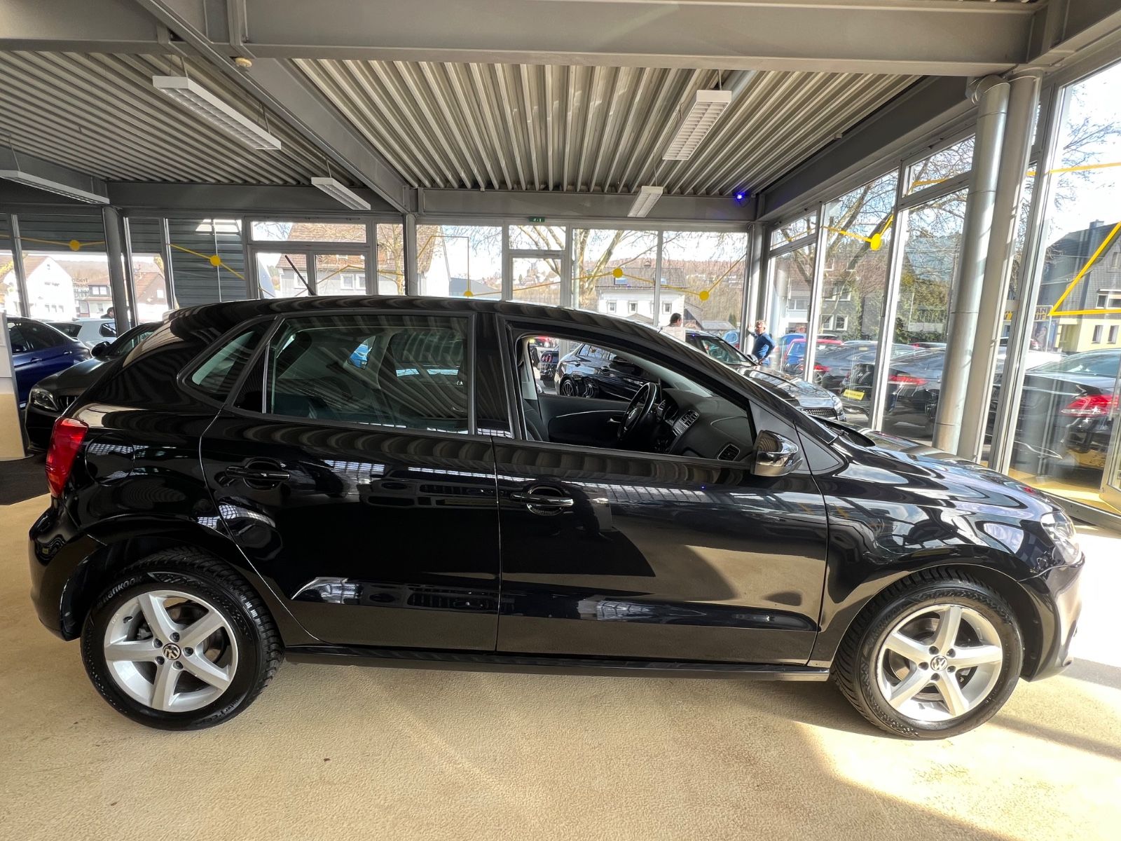 Fahrzeugabbildung Volkswagen Polo V Comfortline BMT *BLUETOOTH*TEMPOMAT*