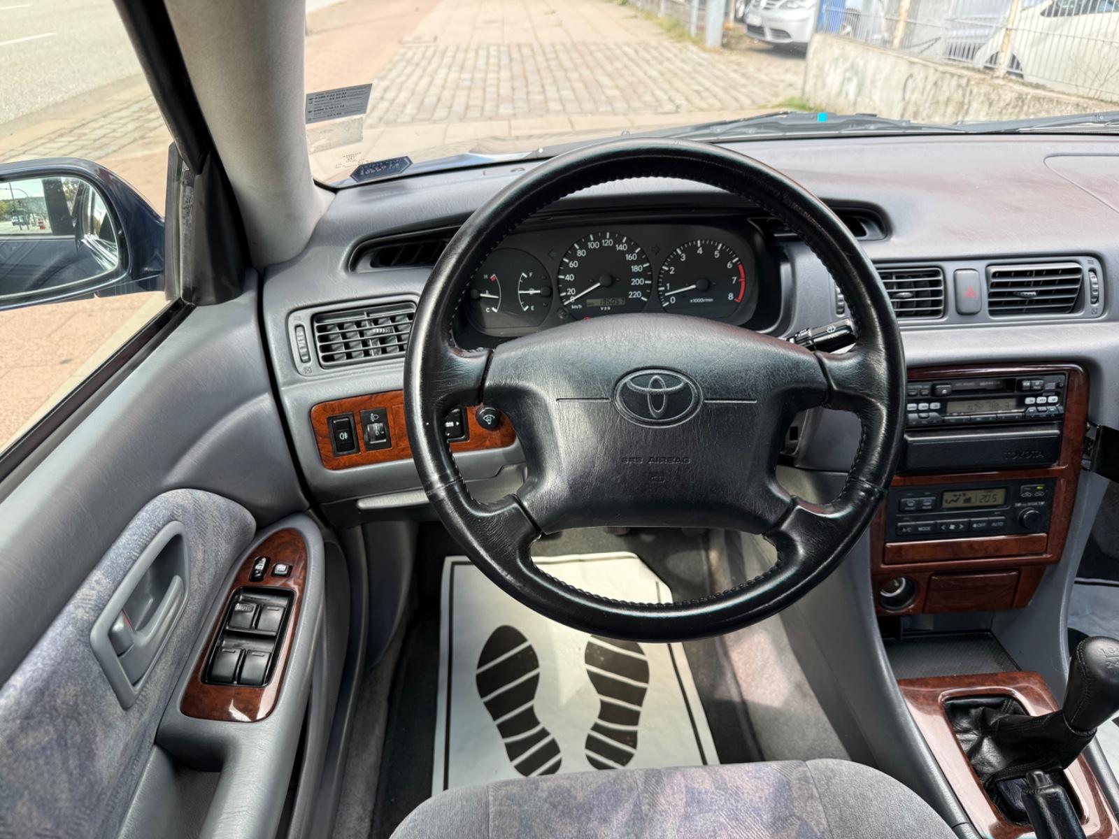 Toyota Camry 2.2 * TÜV NEU * KLIMAAUTOMATIK