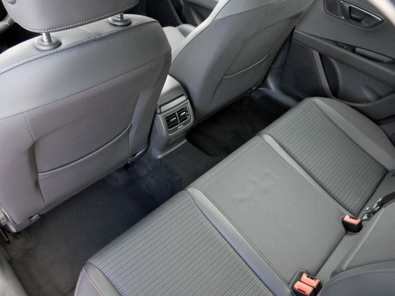 Fahrzeugabbildung SEAT Leon ST Xcellence 1.4 TSI | LED RFK GRA Navi