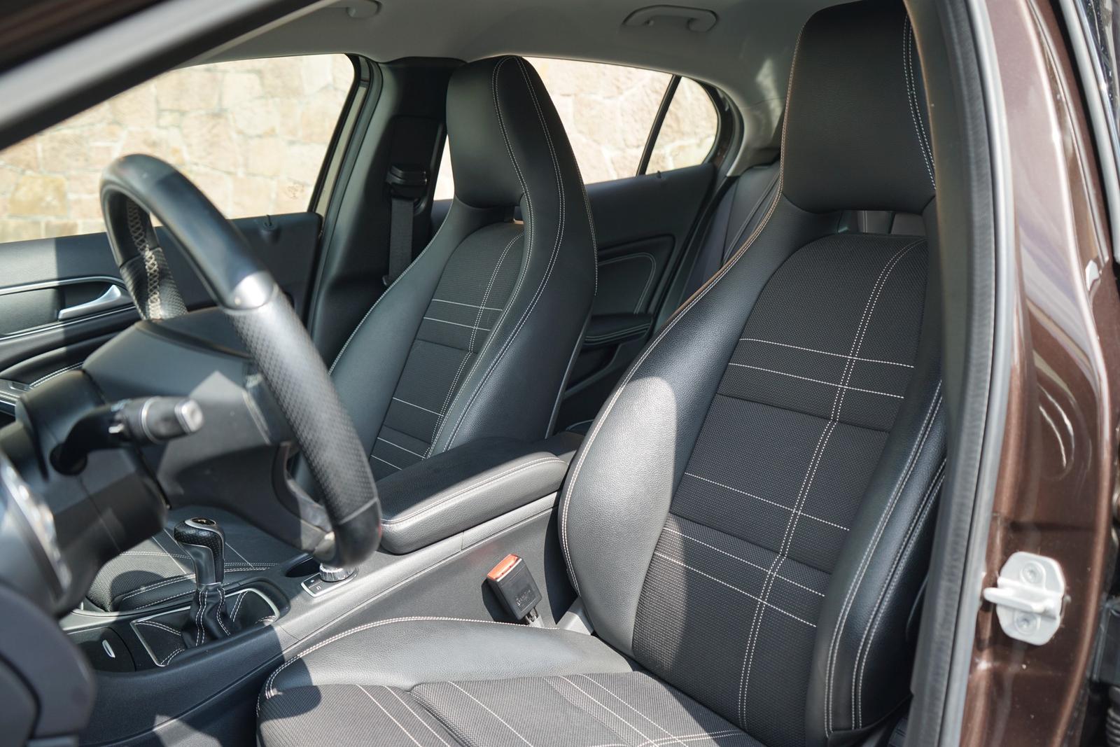 Mercedes-Benz GLA 200 Standard Bi-Xenon Sitzheizung Kamera PDC