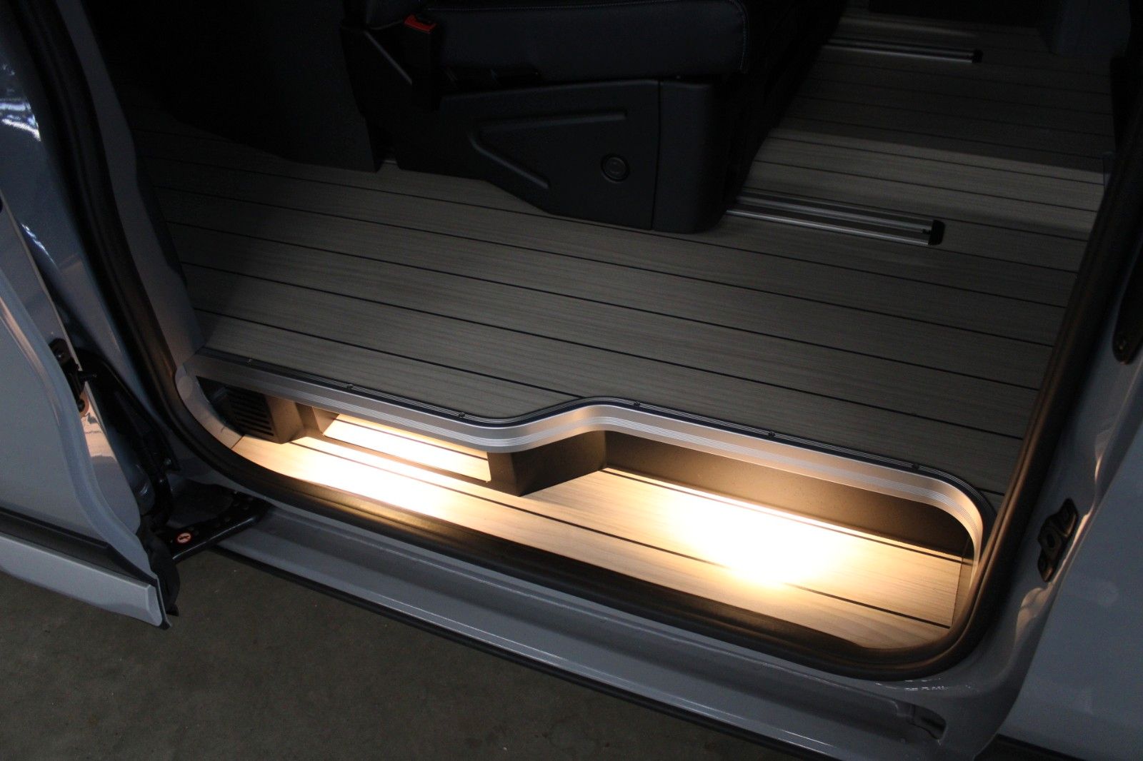 Fahrzeugabbildung Ford NUGGET L1 Active MARKISE + Aufstelldach SOFORT