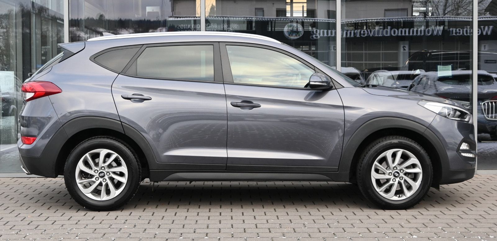 Fahrzeugabbildung Hyundai TUCSON 1.6 T-GDI Intro Edition °PDC VO+HI°KAMERA