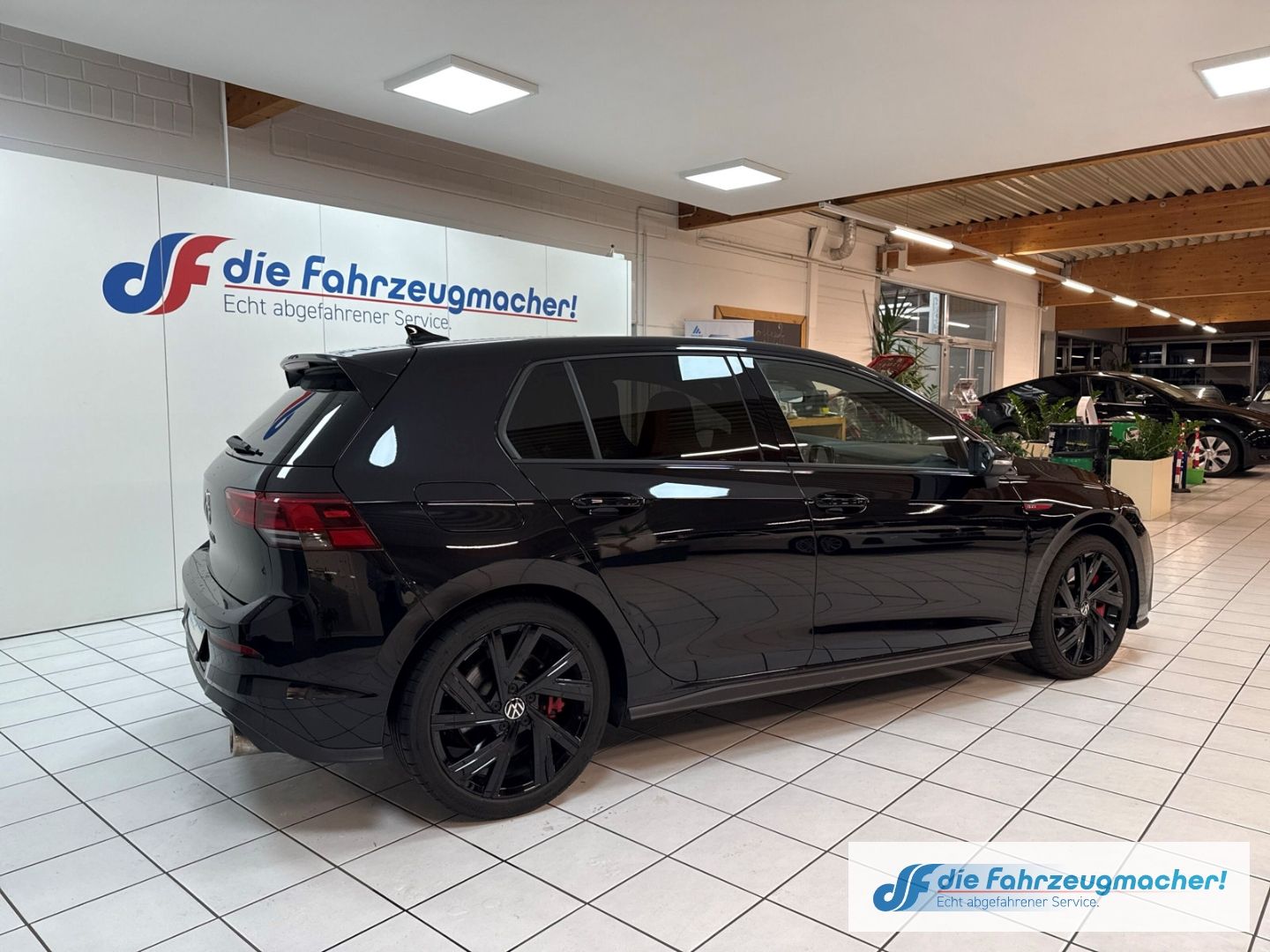 Fahrzeugabbildung Volkswagen Golf VIII GTI Navi Digitales Cockpit LED Sperrdi