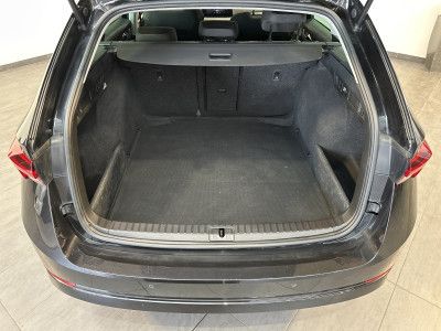 Fahrzeugabbildung SKODA Octavia Combi 2.0 TDI DSG Ambition NAV+LED+AHK