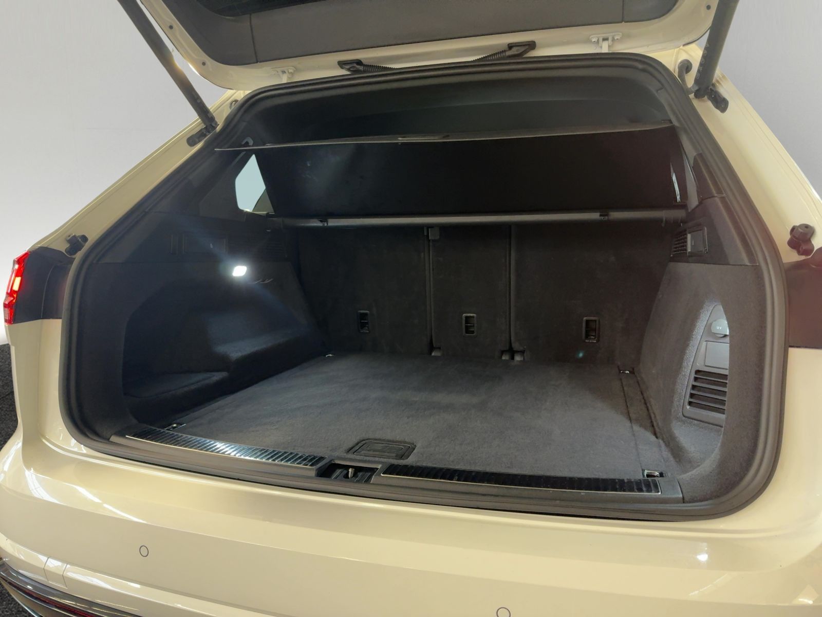 Volkswagen Touareg - Bild 6