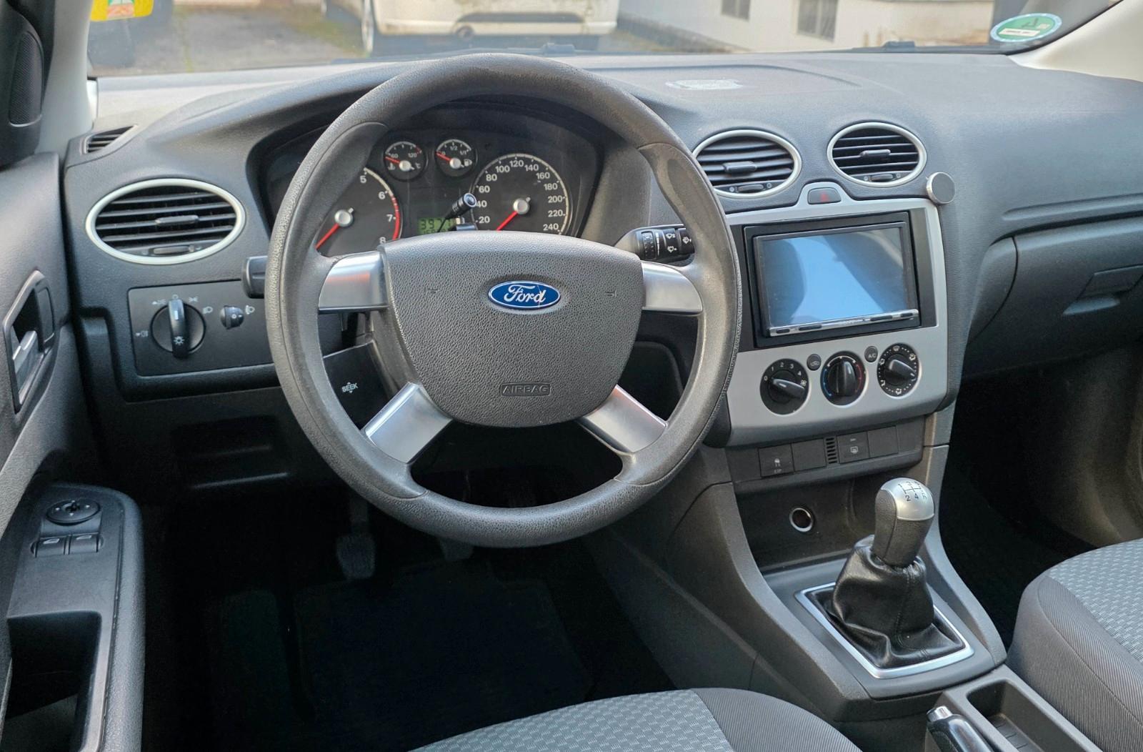 Ford Focus 2006 — photo 13