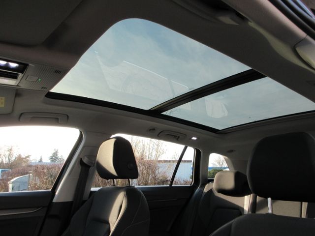 Golf VIII Variant 1.5 TSI Style AHK/PANORAMA/LED