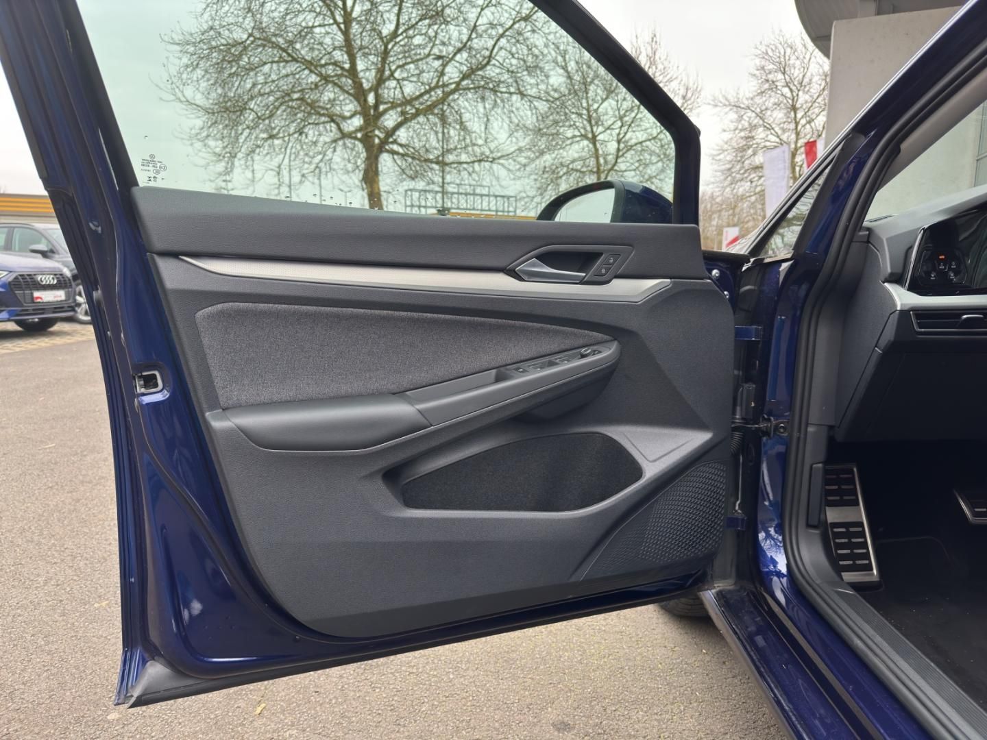 Fahrzeugabbildung Volkswagen Golf Variant MOVE Golf VIII Variant MOVE 1.0 eTS