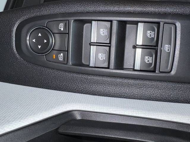 Fahrzeugabbildung Renault 4 E-Tech elektrisch Evolution 150 Comfort Range