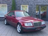 Mercedes-Benz E220CE Klima/Elektr.Fenster-V/SHD/3.Hand - Mercedes-Benz E 220 mit Benzin-Antrieb: Sportwagen