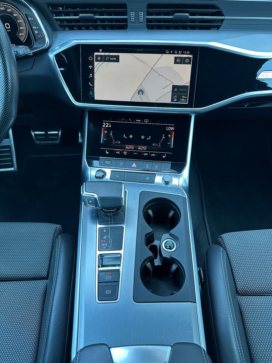 Fahrzeugabbildung Audi A6 Avant 50 TFSIe Qu S-Line Black NAV+LED+19ZOLL