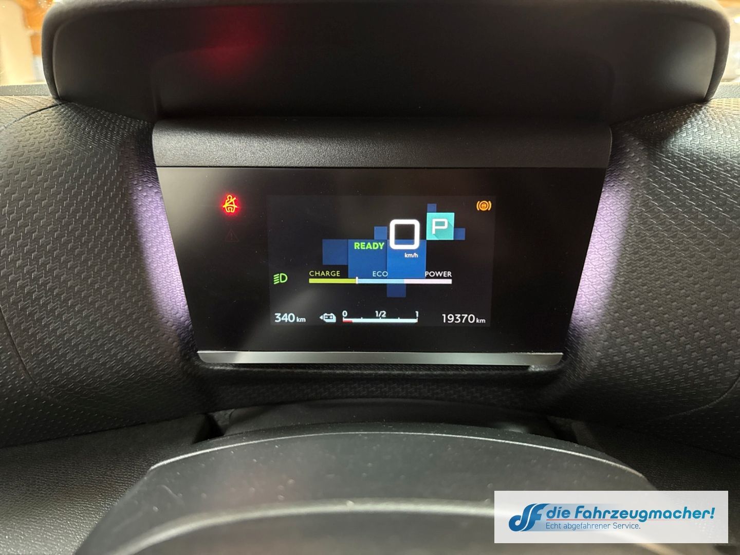 Fahrzeugabbildung Citroën C4 e- Shine HUD Navi 360 Kamera LED Apple CarPla