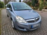 Opel Zafira B - Opel Zafira aus 2008 mit Diesel-Antrieb