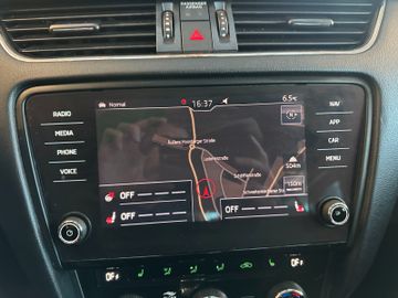 Skoda Octavia Combi Soleil *ACC*NAVI*PDC*SZHZ*APPLE*