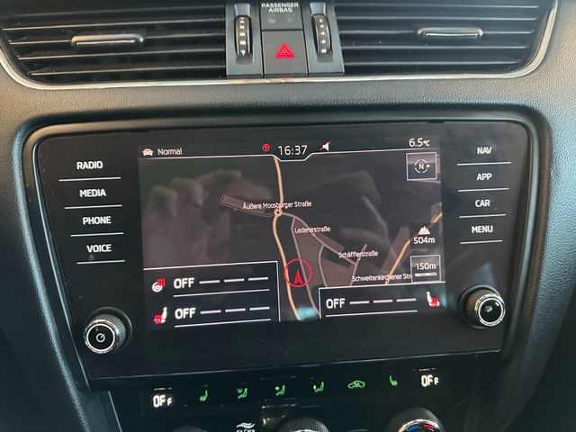 Skoda Octavia Combi Soleil *ACC*NAVI*PDC*SZHZ*APPLE*