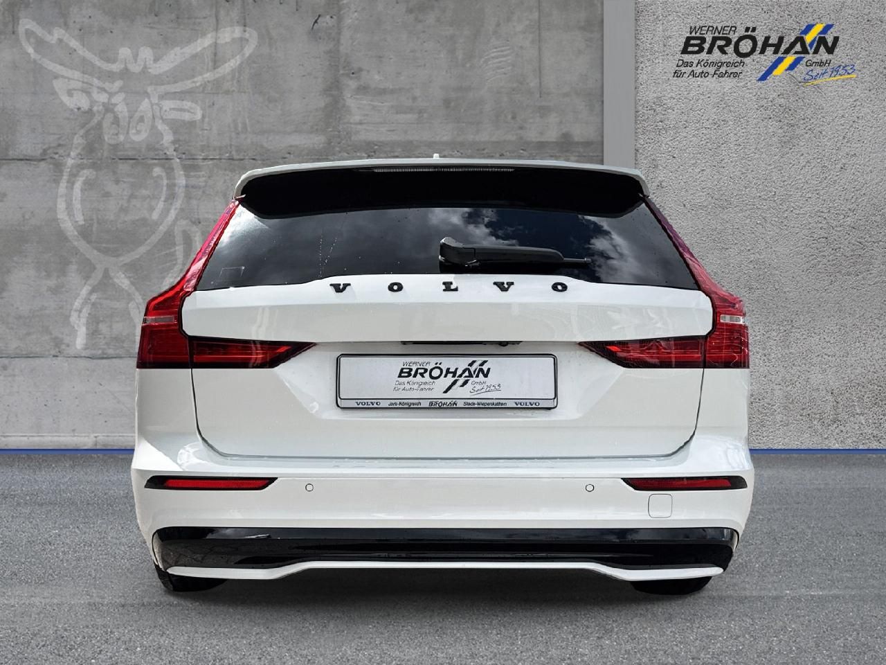 Fahrzeugabbildung Volvo V60 Kombi Plus Dark Recharge Plug-In Hybrid AWD