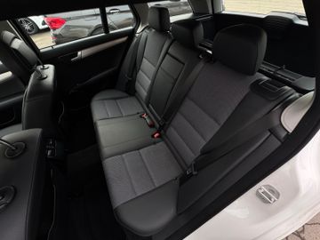 Mercedes C 220 - 12