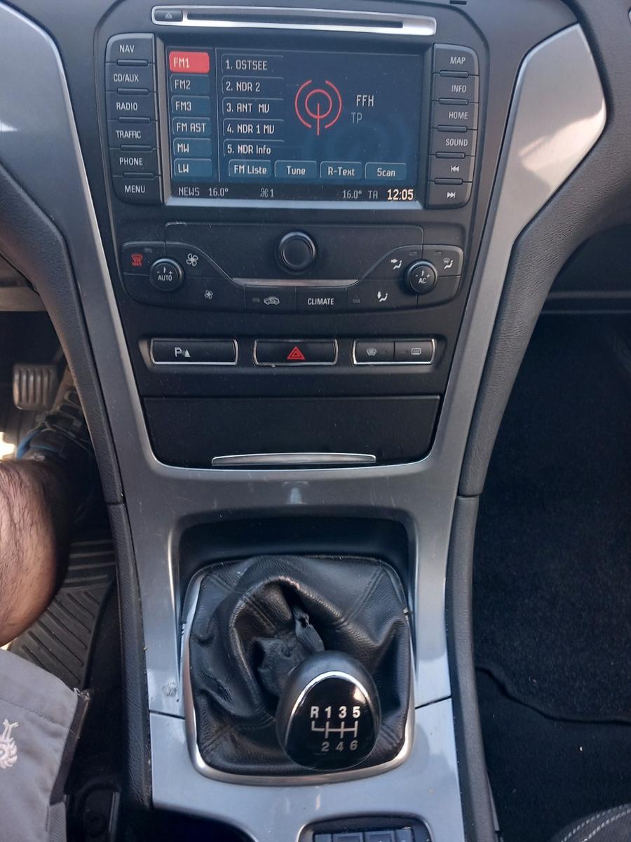 Ford Mondeo 2011 — photo 9