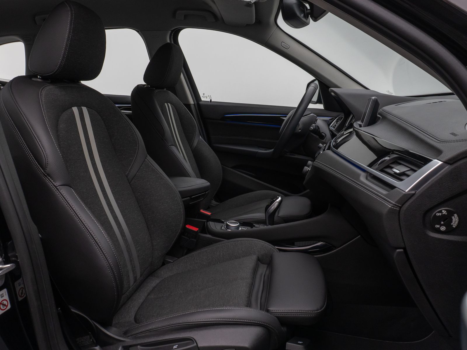 Fahrzeugabbildung BMW X1 sD20i SportLine Parkassistent Lordos DAB LED