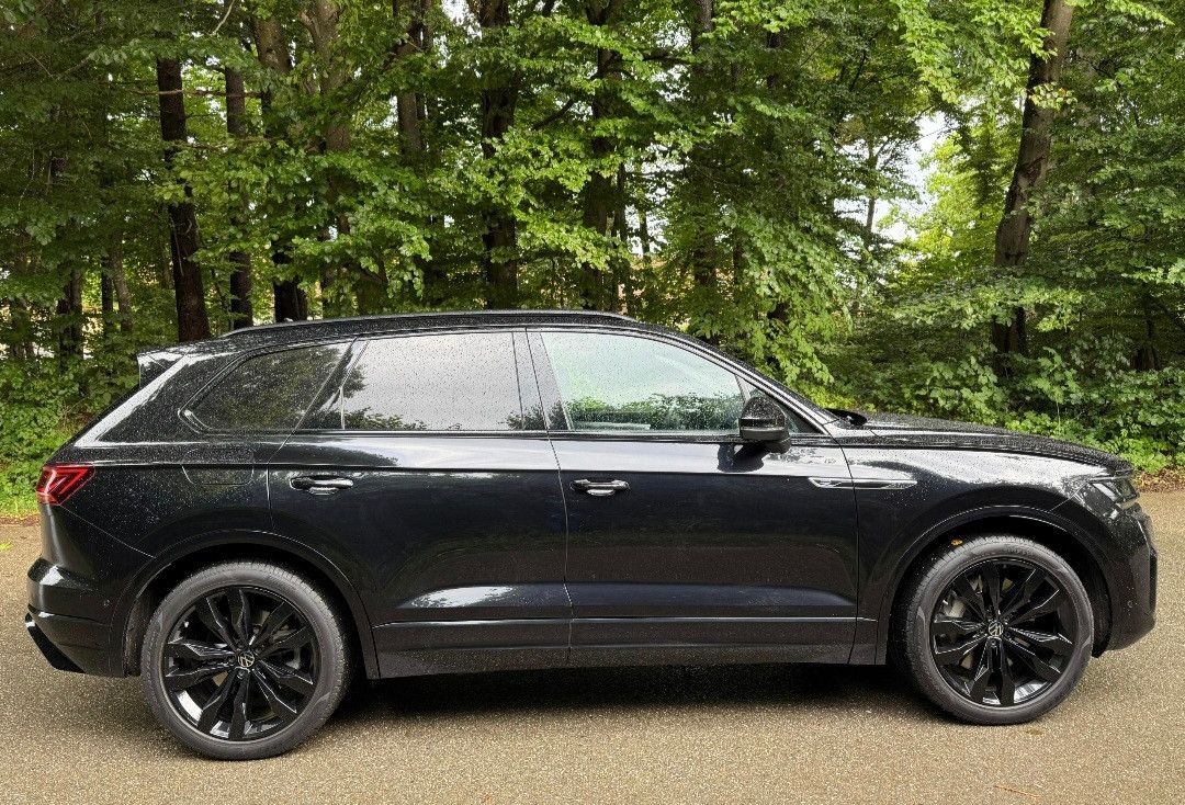 VW Touareg R V6 3,0 TSI-eHybrid 4MOTION-PANO-VOLL !