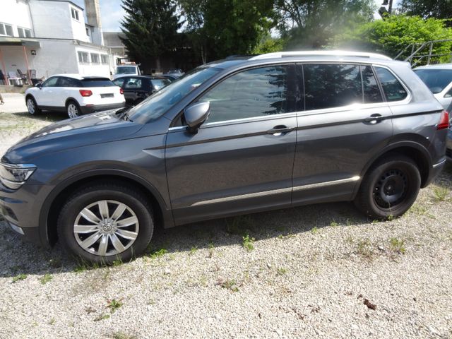 Fahrzeugabbildung Volkswagen Tiguan Highline/4Motion/HUD/AHK/Leder/AHK/