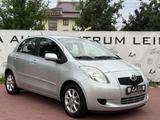 Toyota Yaris Sol 1HAND*PDC*AUTOMATIK*KLIMA*WENIG KM*TÜV - Toyota Yaris mit Anhängerkupplung