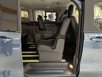 Ford Tourneo Custom 2.0 EcoBlue L1 Titanium
