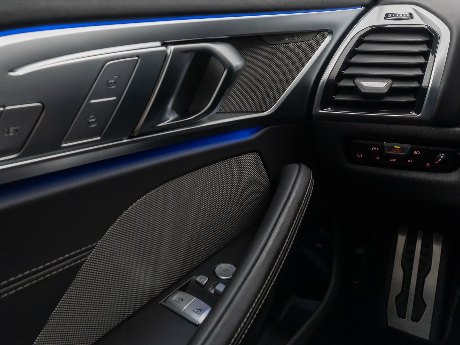 Fahrzeugabbildung BMW M850i xD Coupé Laser 360° HUD DAB H/K SoftCose