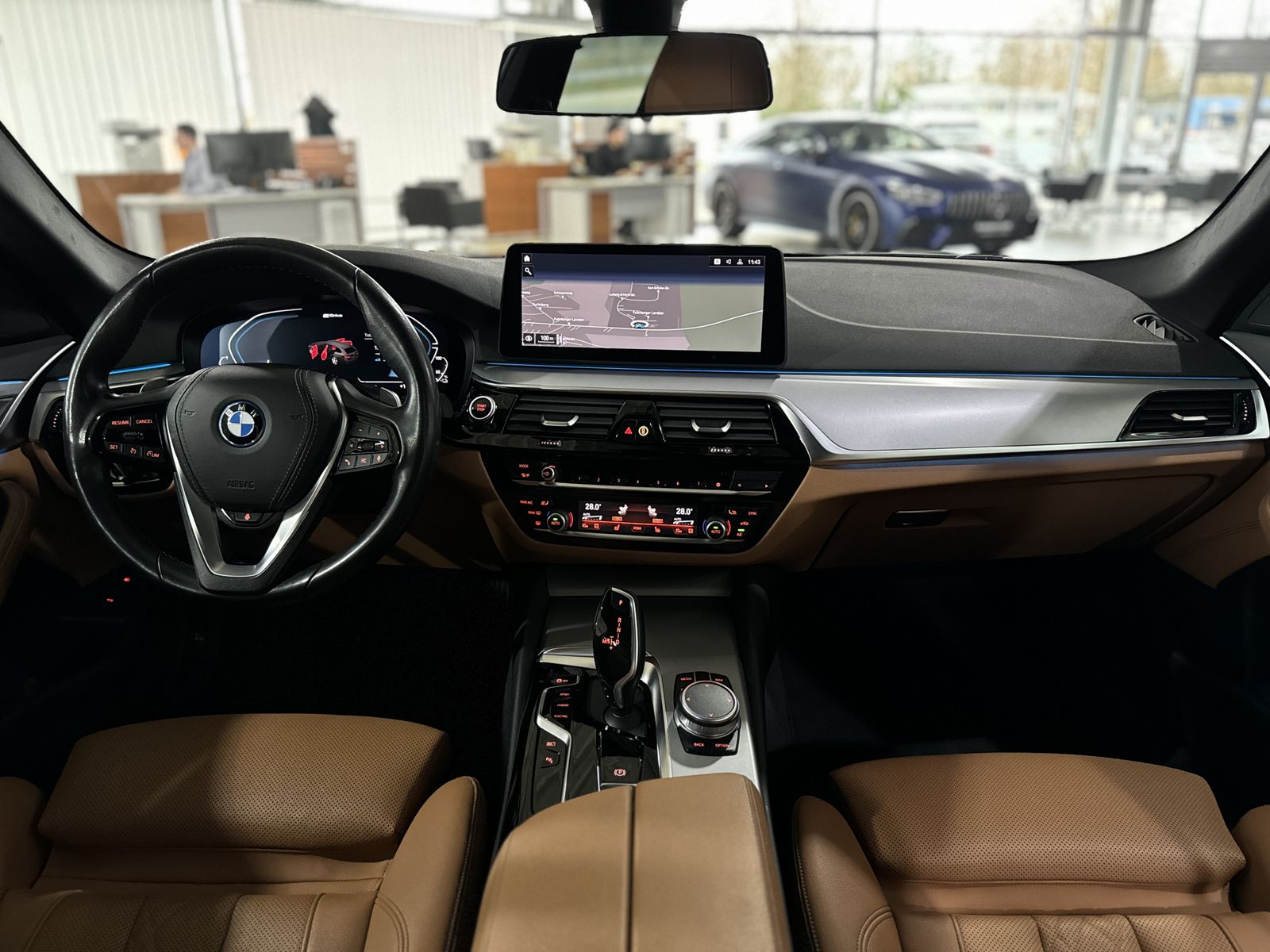 Fahrzeugabbildung BMW 530e Kamera DAB HiFi Alarm Panorama Leder Sport