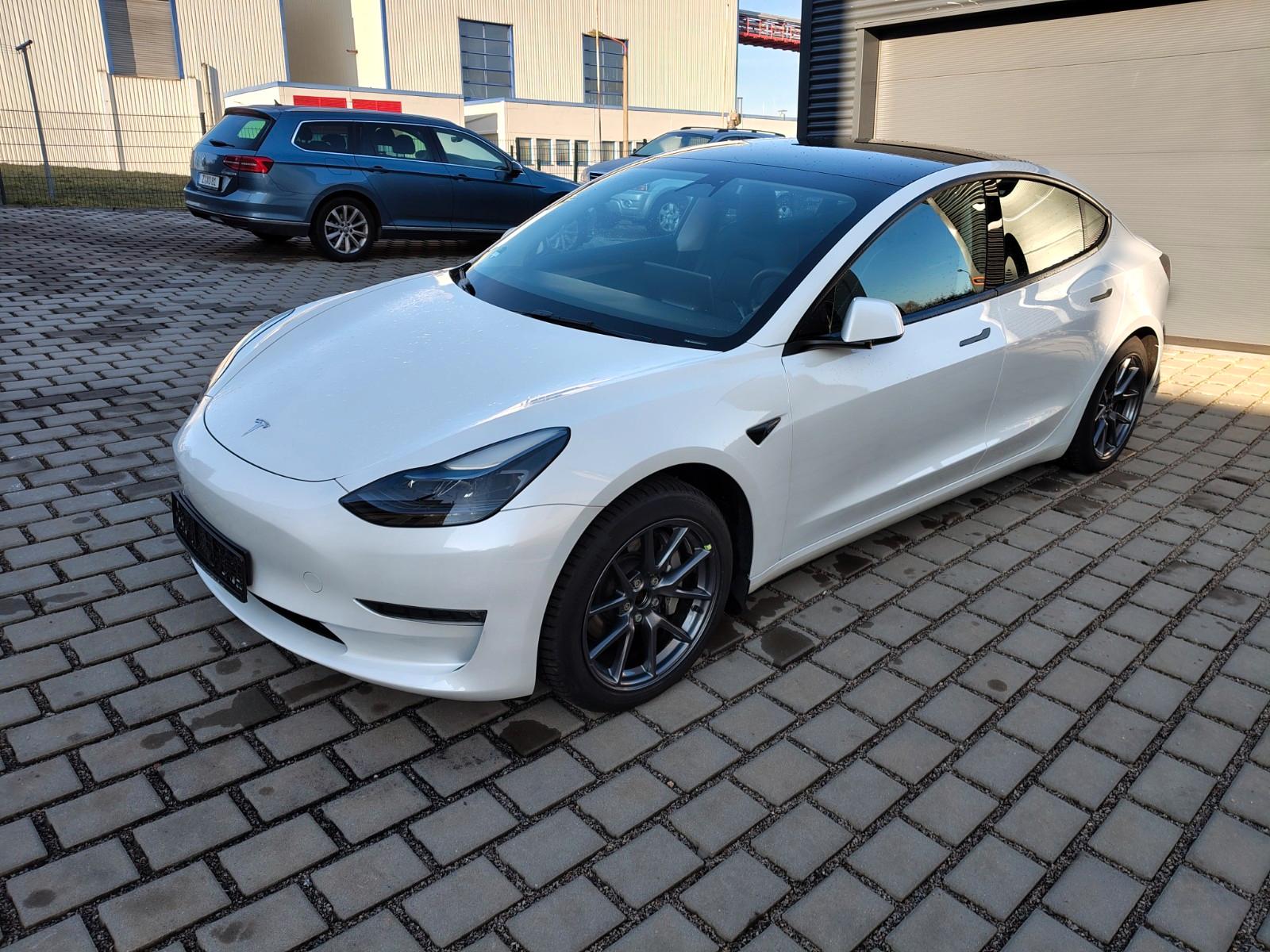 Tesla Model 3 Long Range Dual AWD