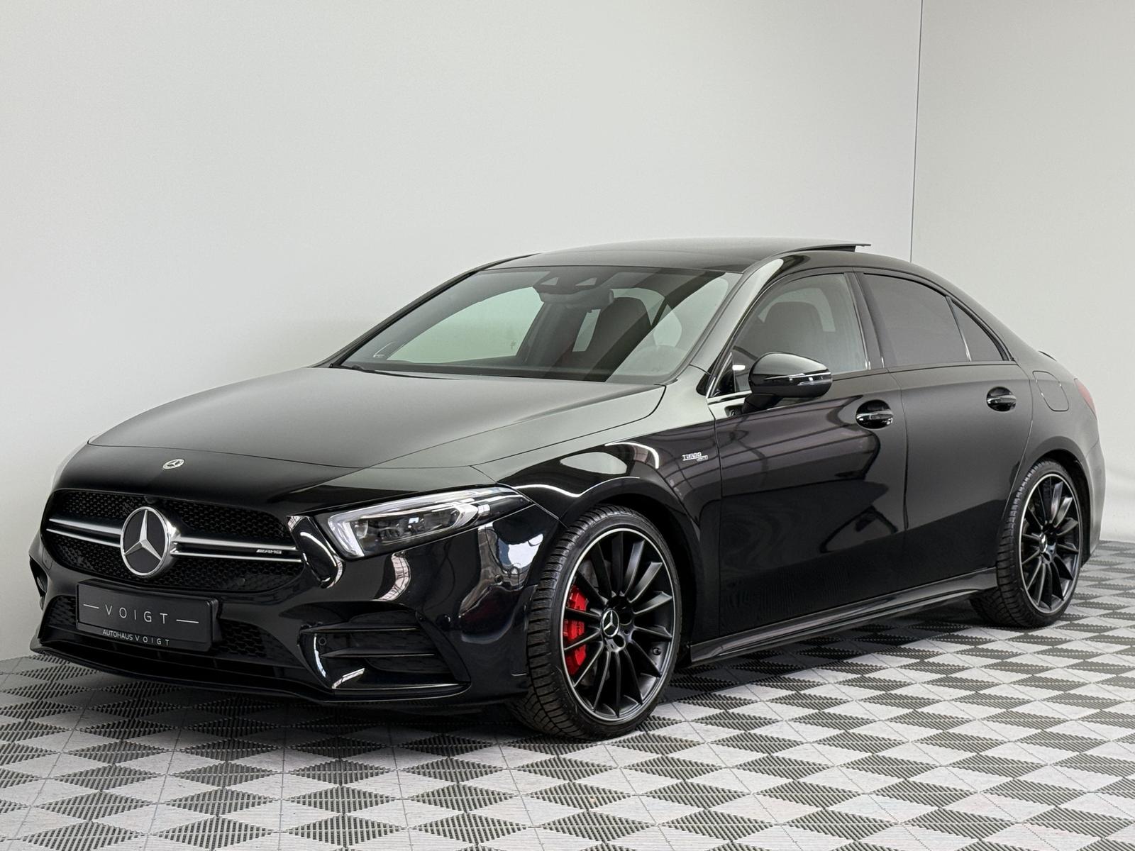 Mercedes-Benz A-Class 4Matic Schale Pano Burmaster Night DAB
