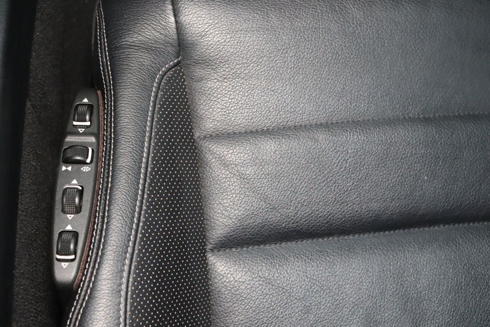 Fahrzeugabbildung Mercedes-Benz E 200 CGI Cabrio aus 1. Hand MwSt. ausw.