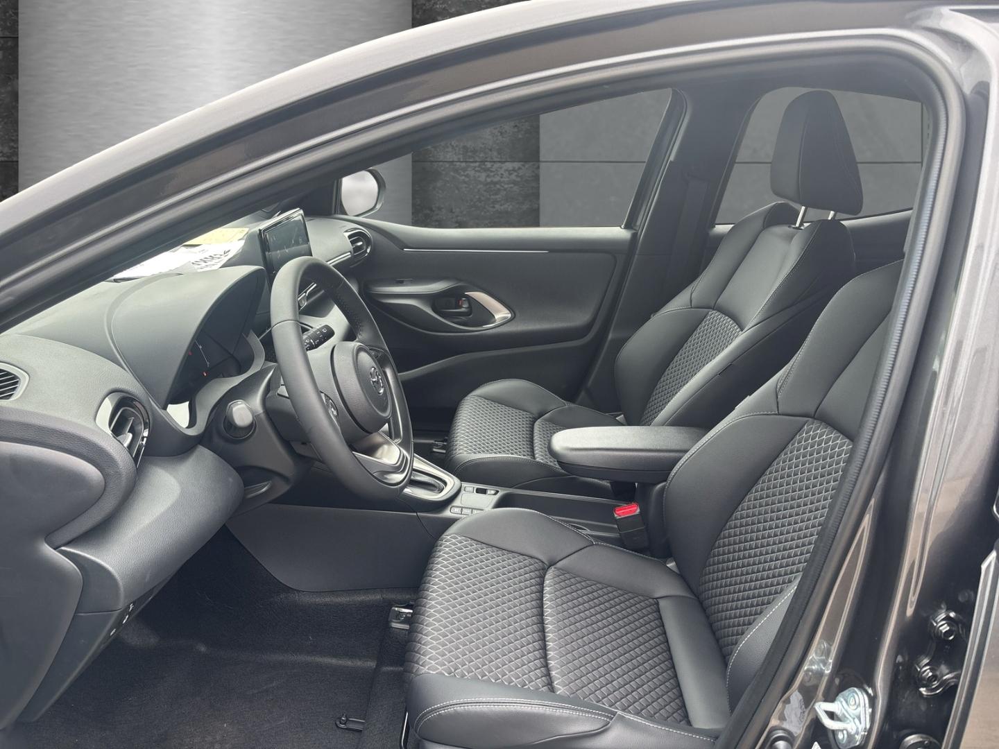Mazda 2 Hybrid HOMURA LED ACC Apple CarPlay Digitales 