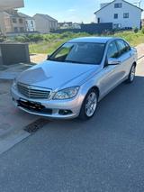 Mercedes-Benz C 180 CGI BlueEFFICIENCY Autom. -mit Dachbox - : Dachbox