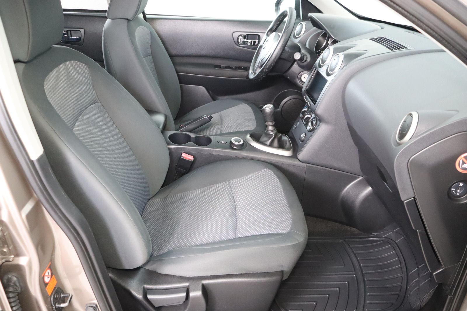 Fahrzeugabbildung Nissan Qashqai 2.0 Acenta 4X4 * AHK * LED *