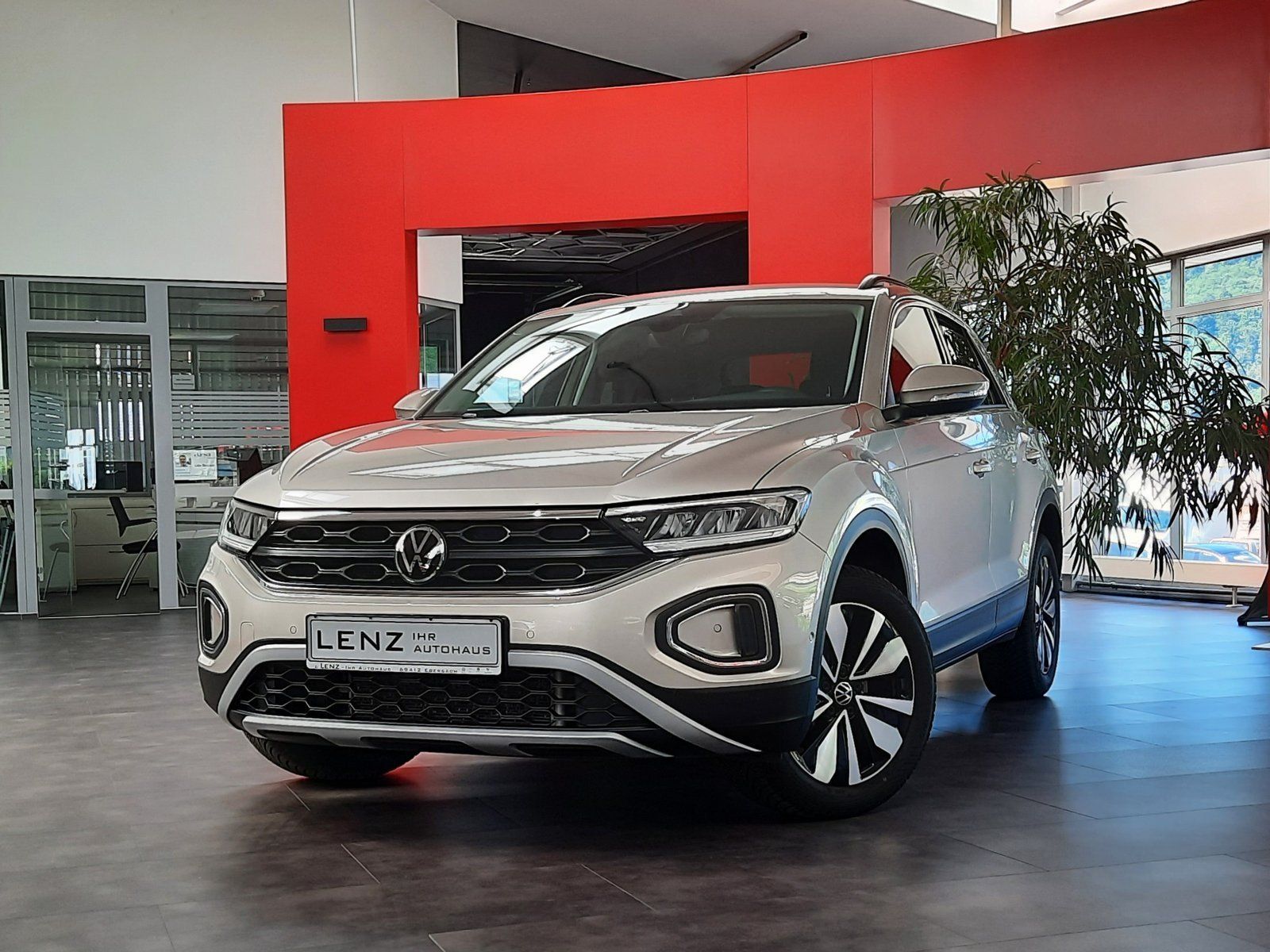 Fahrzeugabbildung Volkswagen T-Roc Move TSI *Standhzg*Cam*Navi*PDC*LED*ACC*