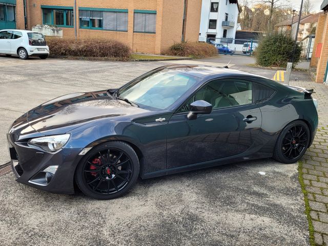 Toyota GT86  Kompressor 2,0l 288PS alles Eingetragen