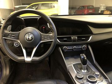 Alfa-Romeo Giulia - 12