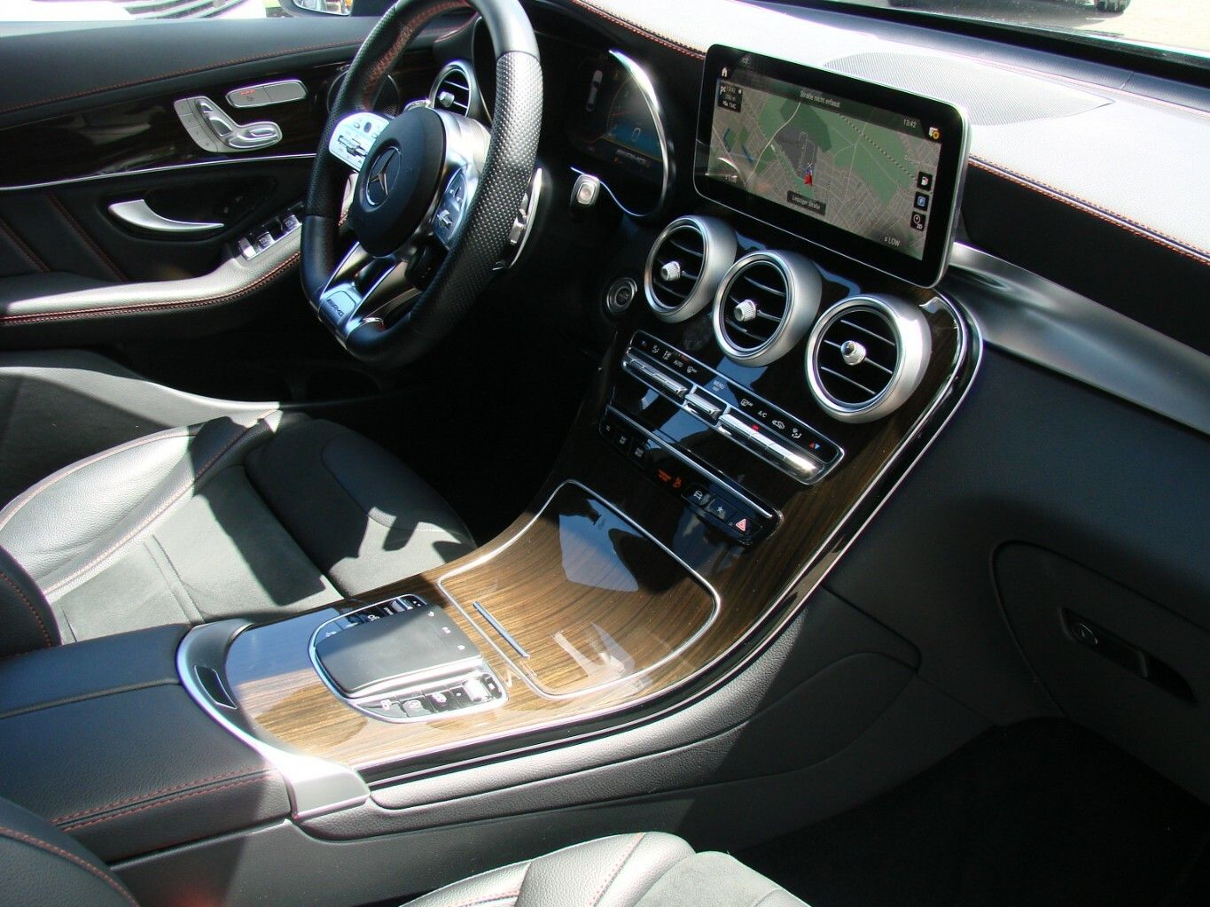 Mercedes-Benz GLC 43 AMG 4Matic Distronic+ AHK HUD 360º LED Sp foto 11