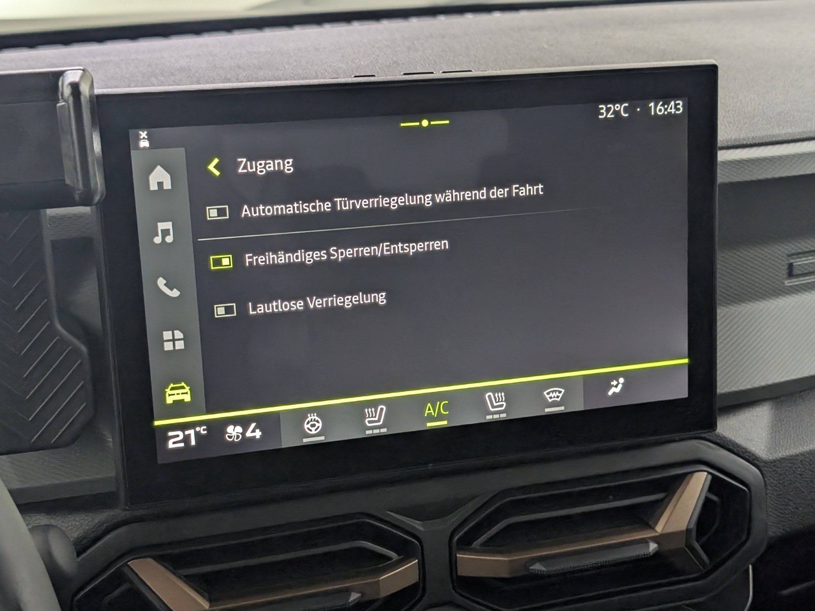 DACIA Duster  Extreme Hybrid-G 150 4x4 Technik – Bild 29