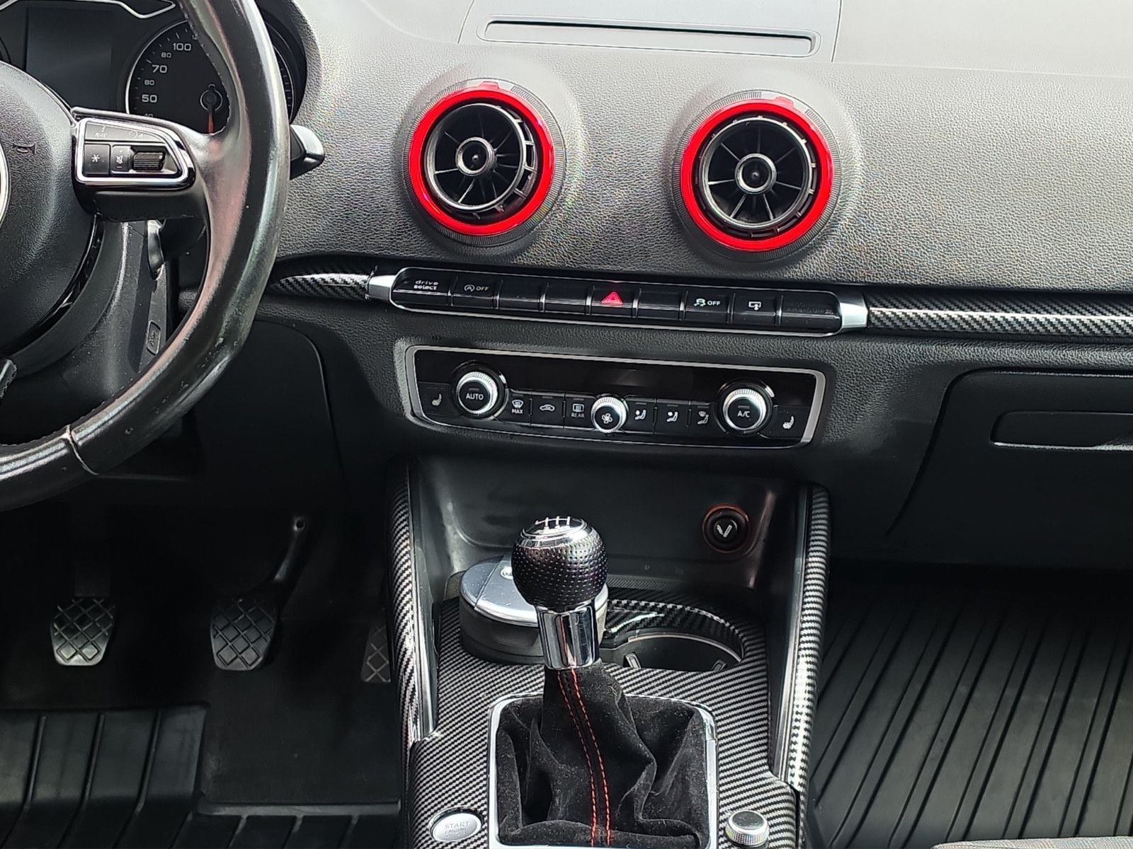 Fahrzeugabbildung Audi A3 Limousine ambition SERVICE TÜV NEU