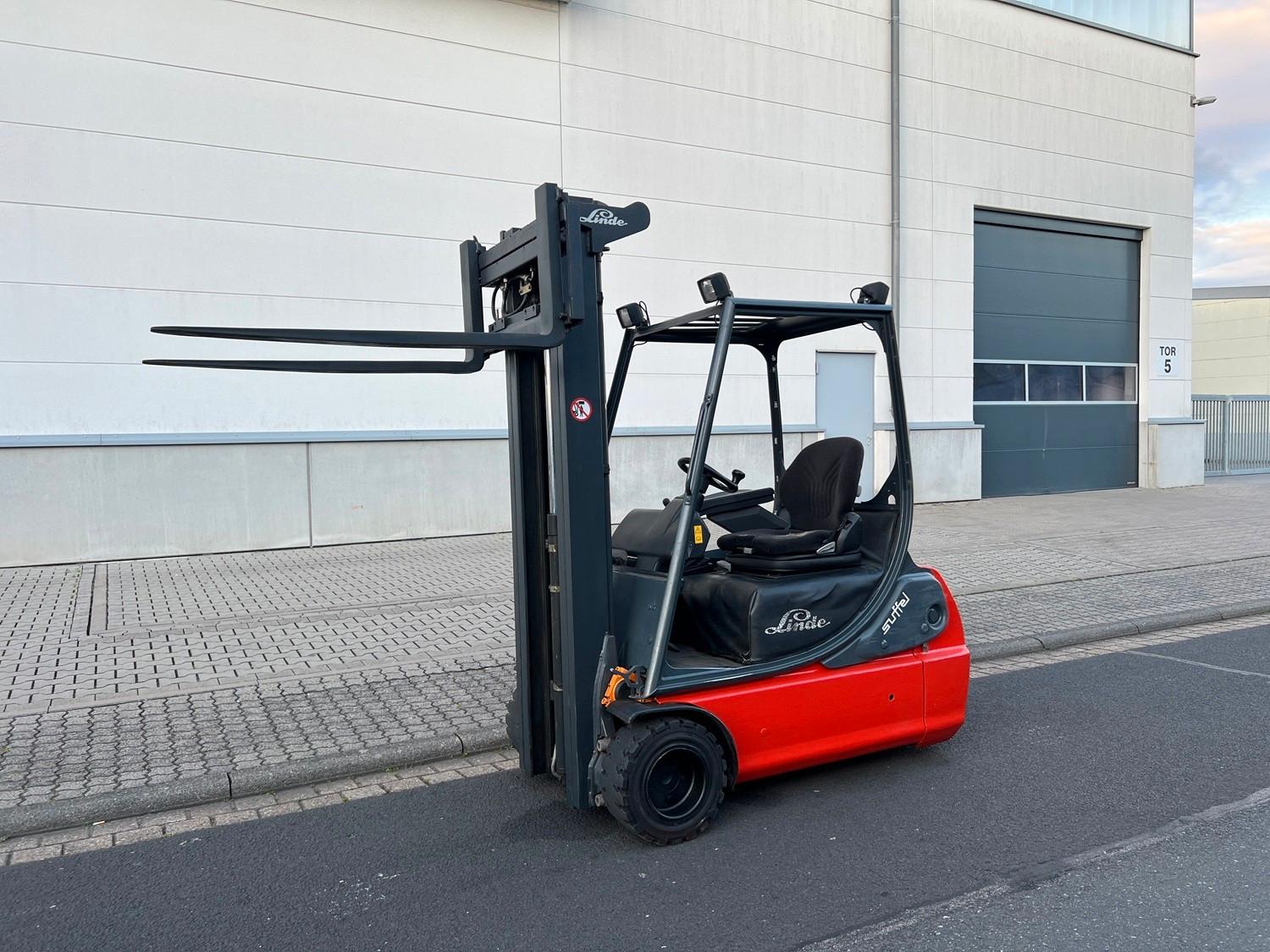 Linde E18C-02,335,Triplex,(6950 € Netto),TOP,Stapler